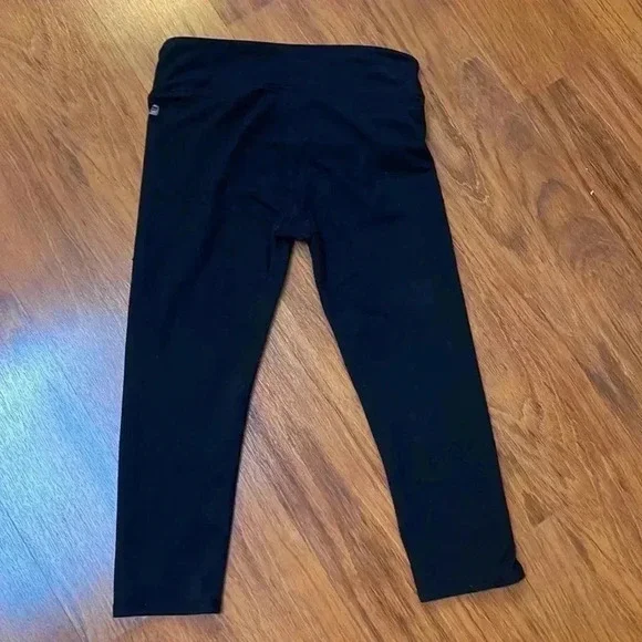 Fabletics Black Crop leggings - Picture 4 of 5